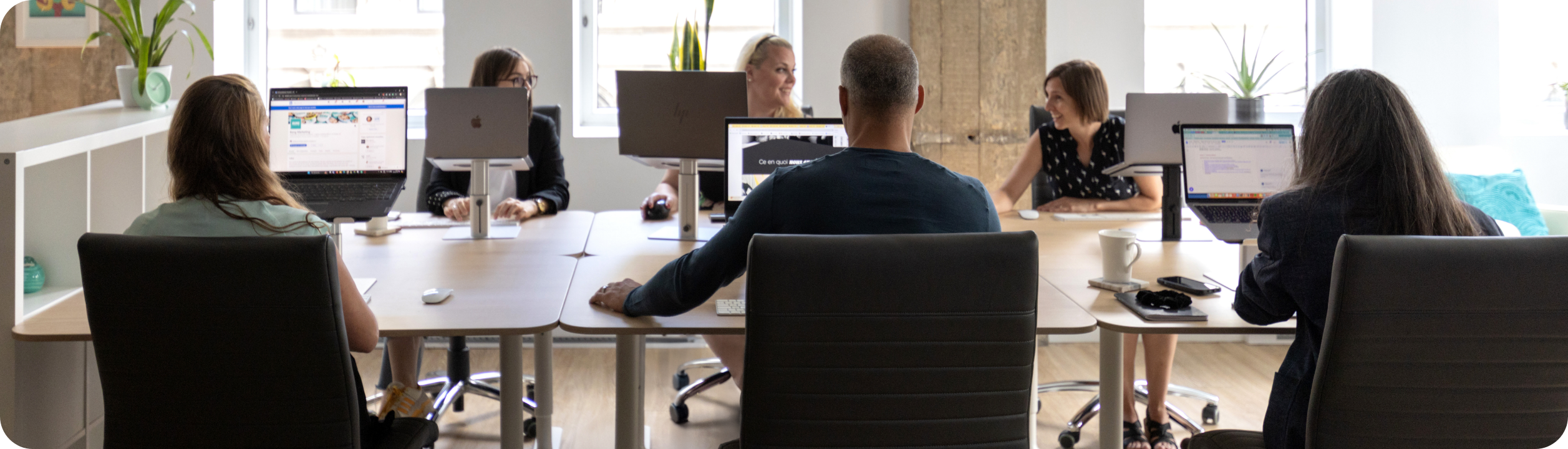 <p>Les experts de la <em>communication B2B</em></p>